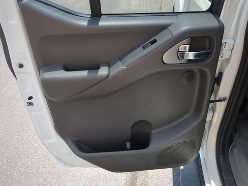 Used 2018 Nissan Frontier PRO-4X AWD/4WD image 24