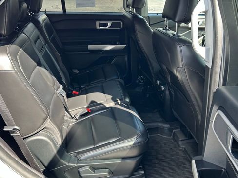 Used 2021 Ford Explorer XLT w/ Equipment Group 202A image 15