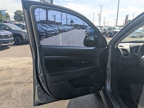 Used 2024 Mitsubishi Outlander Sport ES image 11