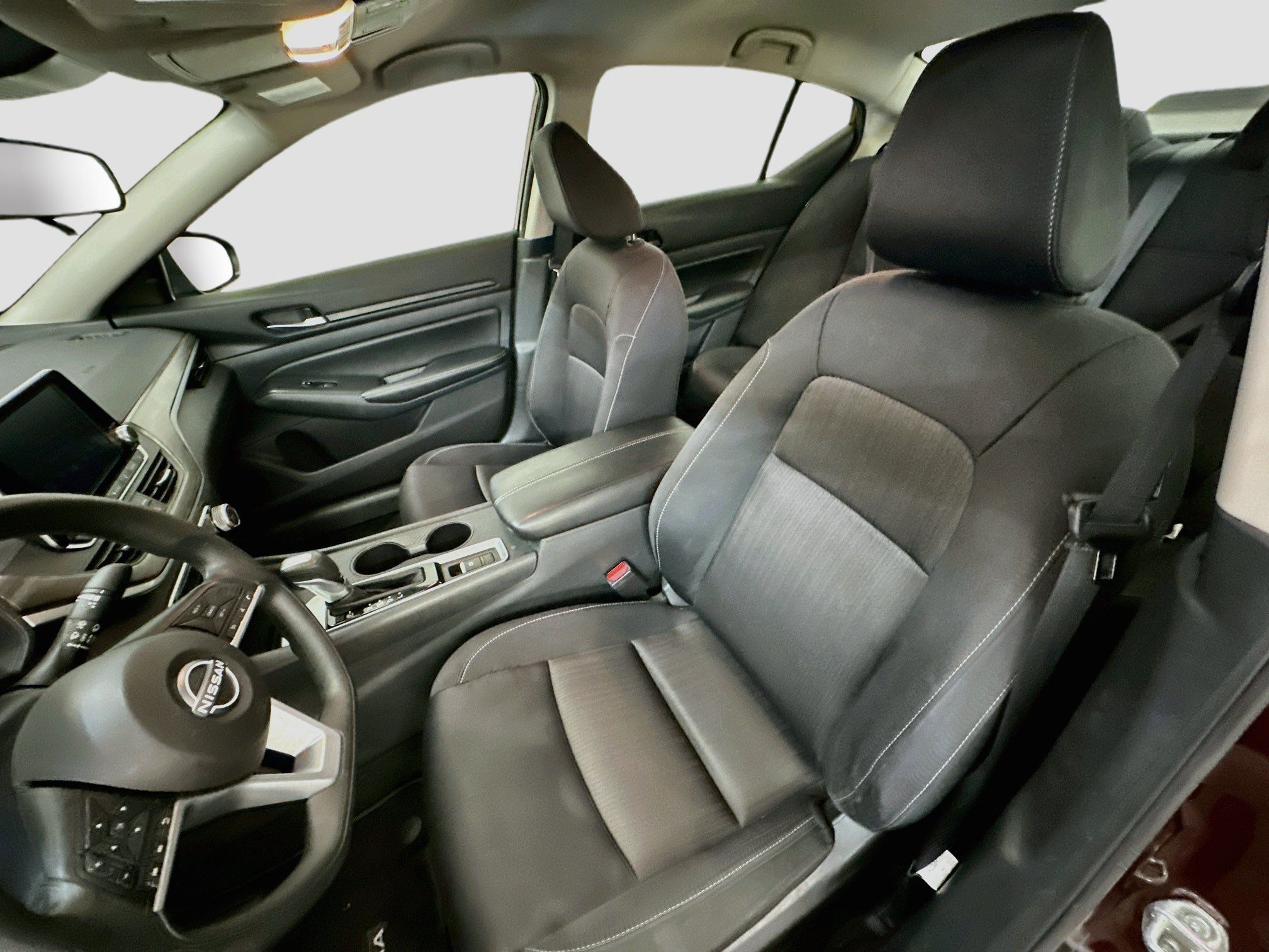 Used 2025 Nissan Altima 2.5 SV AWD/4WD image 13