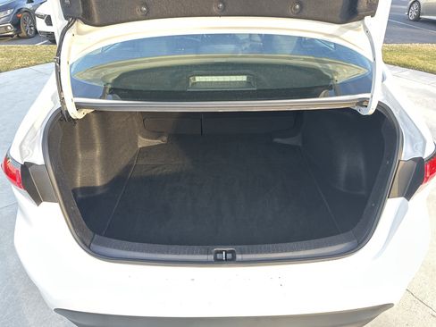 Certified 2024 Toyota Corolla LE image 31