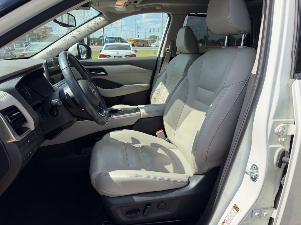Used 2023 Nissan Rogue SL w/ SL Premium Package FWD image 5