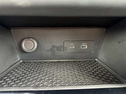 Used 2024 Nissan Pathfinder SV w/ SV Premium Package image 30