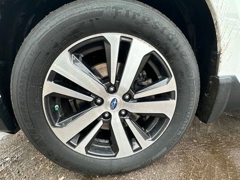 Used 2018 Subaru Outback 3.6R Limited AWD/4WD image 10