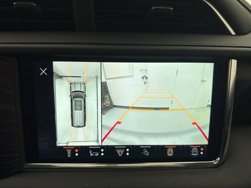 Used 2023 GMC Yukon Denali w/ Advanced Technology Package image 3