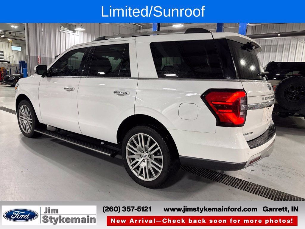 Used 2023 Ford Expedition Limited AWD/4WD image 3