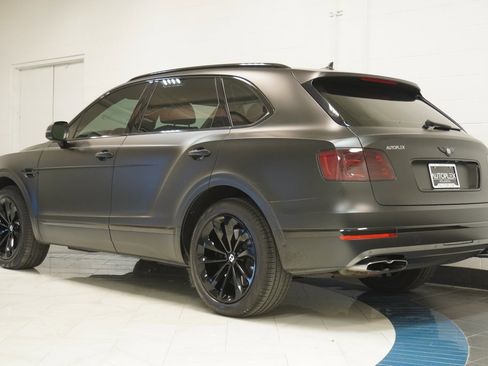 Used 2019 Bentley Bentayga image 37