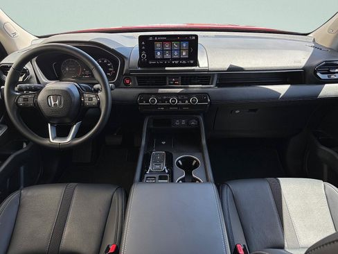Certified 2025 Honda Pilot Touring image 32