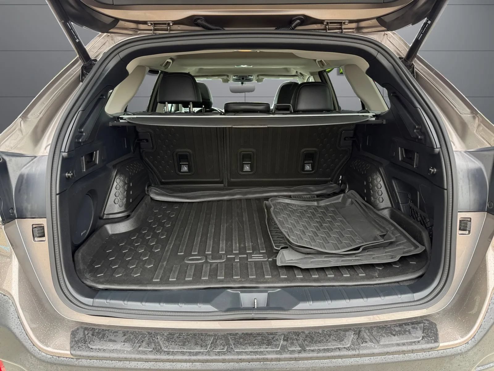 Used 2022 Subaru Outback Limited AWD/4WD image 10