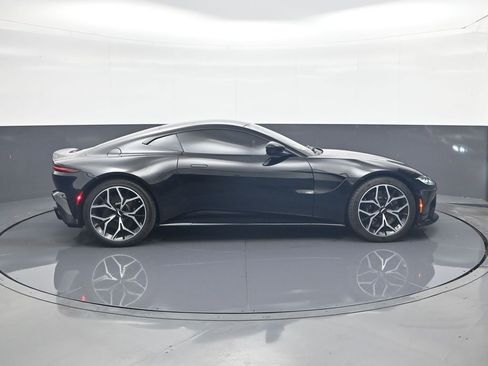 Used 2019 Aston Martin V8 Vantage Coupe image 8