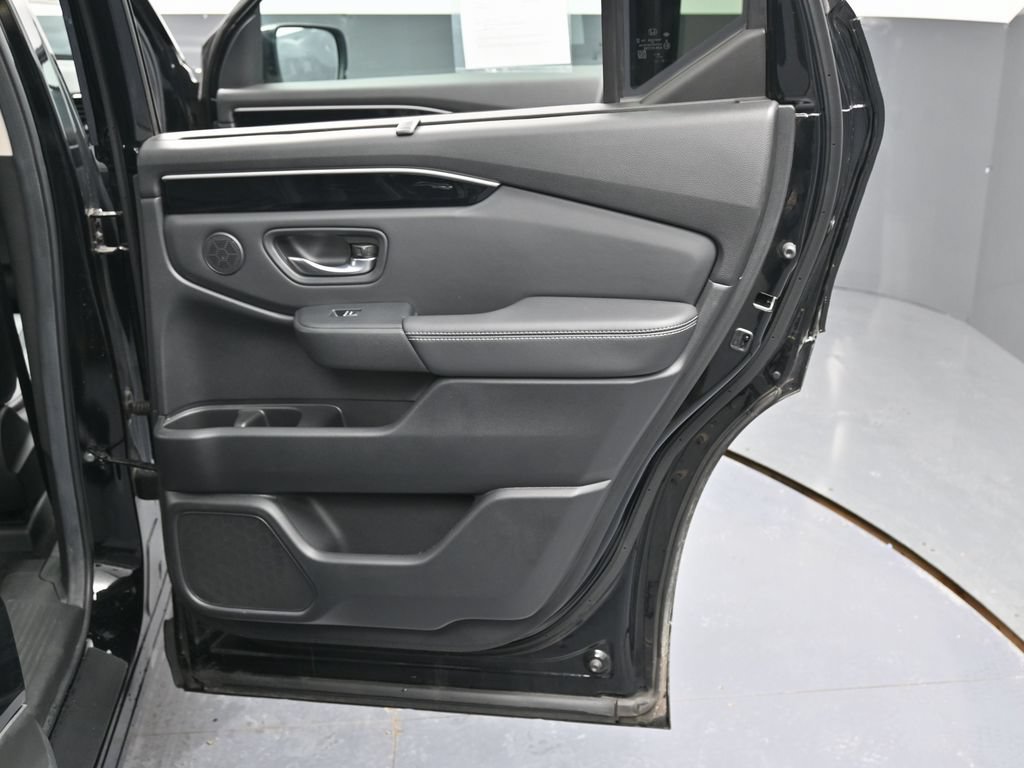 Used 2025 Honda Pilot EX-L image 31