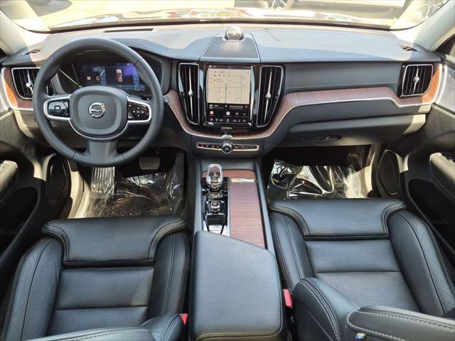 Certified 2024 Volvo XC60 B5 Ultimate w/ Protection Package Premier AWD/4WD image 23