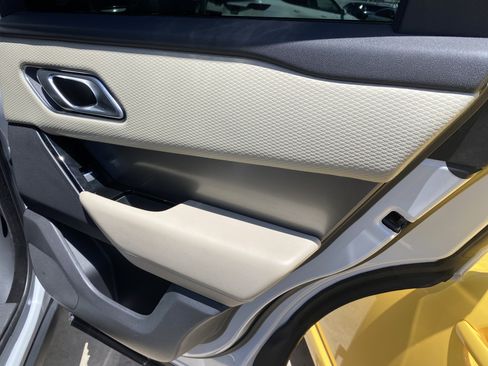 Used 2019 Land Rover Range Rover Velar S AWD/4WD image 20