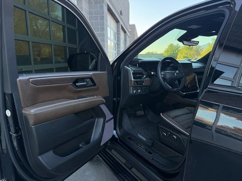 Used 2025 GMC Yukon Denali Ultimate image 34
