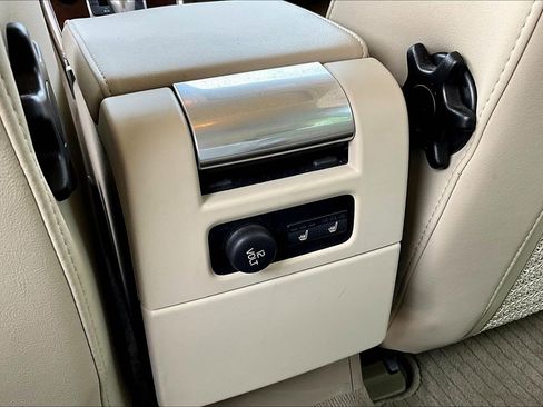 Used 2013 Volvo XC70 3.2 image 10