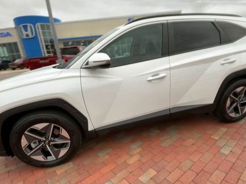 Used 2025 Hyundai Tucson SEL FWD image 6