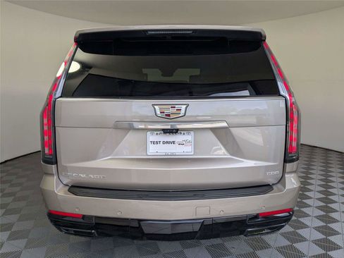 Used 2025 Cadillac Escalade Sport Platinum w/ LPO, Floor Liner Package AWD/4WD image 6