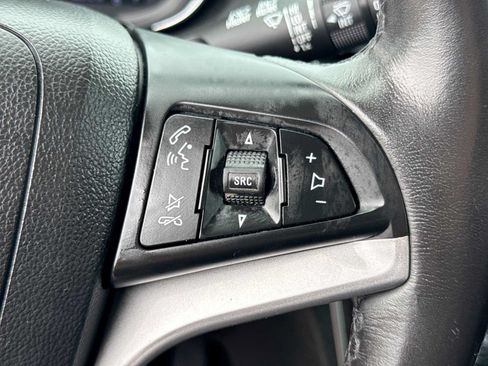 Used 2019 Chevrolet Trax LT w/ LT Convenience Package AWD/4WD image 23