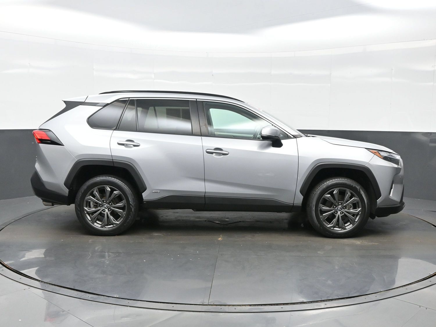Used 2023 Toyota RAV4 Limited AWD/4WD image 7