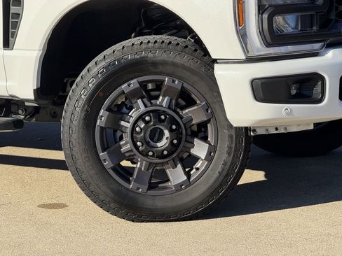 Used 2024 Ford F250 Lariat w/ Lariat Ultimate Package image 3