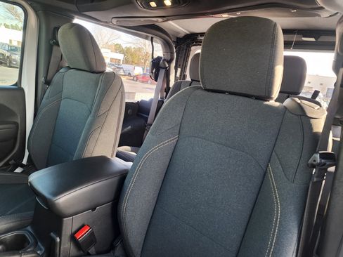 Used 2025 Jeep Wrangler Sport image 16