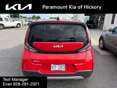 Used 2023 Kia Soul LX w/ LX Technology Package FWD image 5