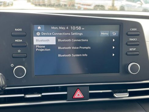 New 2026 Hyundai Elantra SE FWD image 19