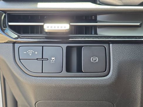 New 2026 Kia Sportage LX FWD image 28