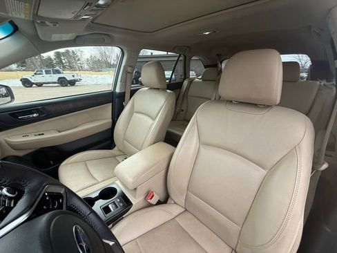 Used 2019 Subaru Outback 2.5i Limited image 4