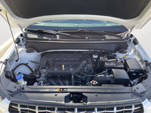 Used 2024 Hyundai Venue SEL FWD image 8