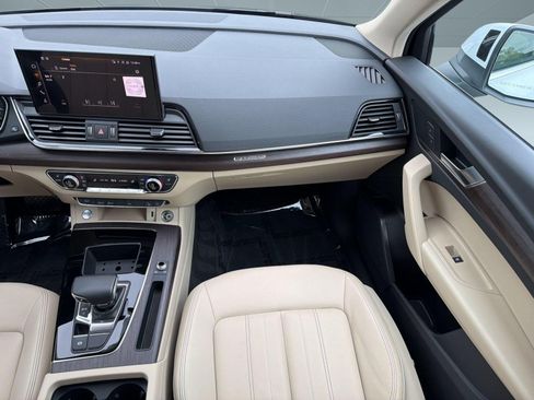 Used 2023 Audi Q5 2.0T Premium w/ Convenience Package AWD/4WD image 30