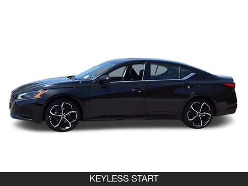 Used 2025 Nissan Altima 2.5 SR FWD image 5