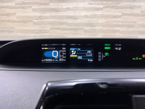 Used 2019 Toyota Prius FWD image 12