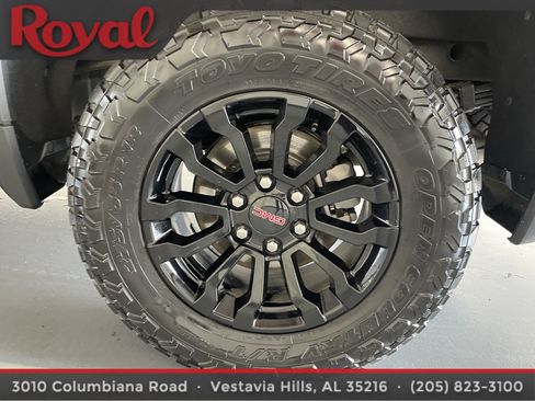 Used 2022 GMC Sierra 1500 AT4X AWD/4WD image 8