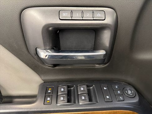 Used 2019 Chevrolet Silverado 2500 LTZ image 18
