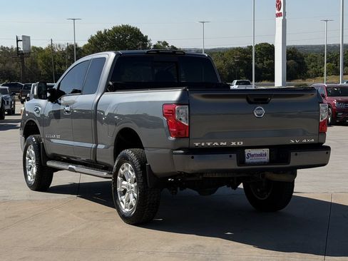 Used 2017 Nissan Titan SV AWD/4WD image 4