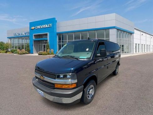 Used 2026 Chevrolet Express 2500 w/ Driver Convenience Package RWD image 3