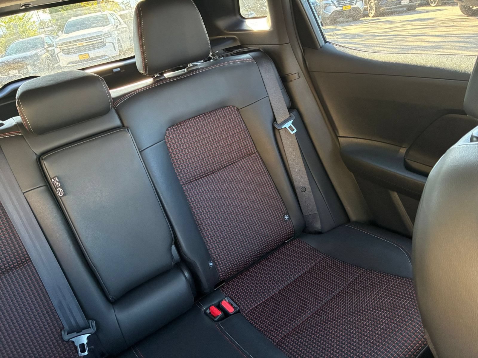 Used 2026 Nissan Kicks SR FWD image 37