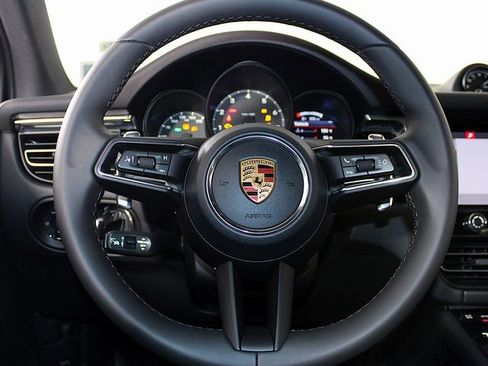 New 2026 Porsche Macan image 16