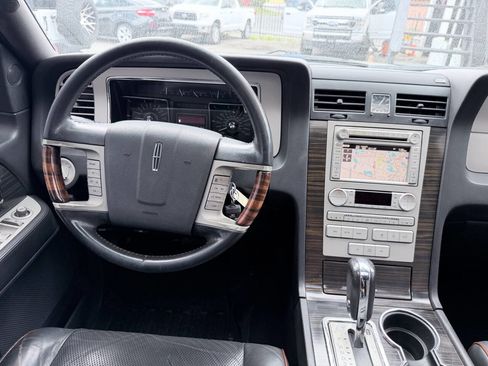 Used 2007 Lincoln Navigator 4WD image 21