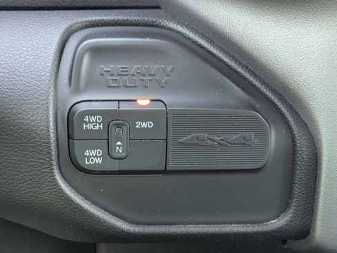 Used 2024 RAM 2500 Big Horn image 25