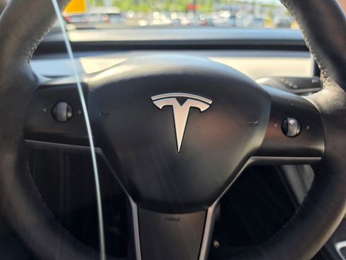 Used 2023 Tesla Model Y Performance AWD/4WD image 15