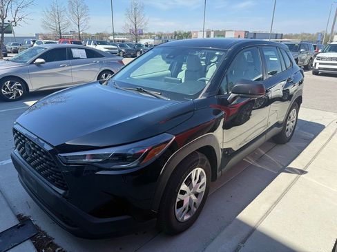 Used 2022 Toyota Corolla Cross L image 1