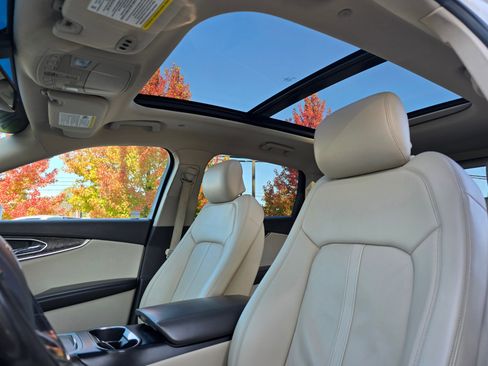 Used 2018 Lincoln MKX Reserve w/ Luxury Package image 18