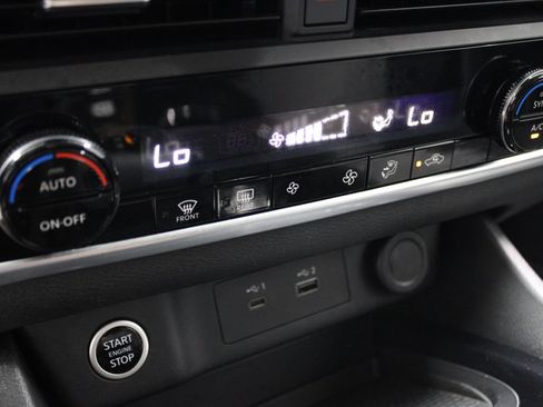 Used 2023 Nissan Rogue SV FWD image 30