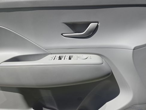 Used 2024 Hyundai Kona SEL image 22