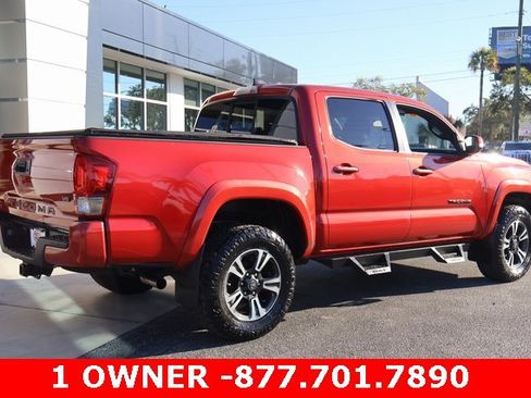 Used 2016 Toyota Tacoma TRD Sport image 7