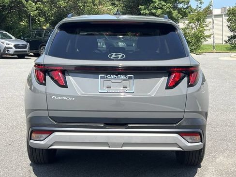 Used 2025 Hyundai Tucson SEL FWD image 12