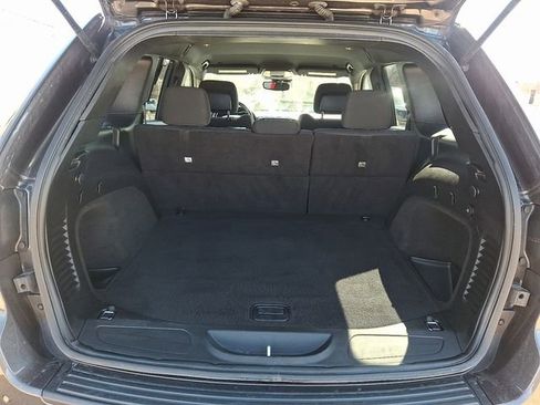 Used 2021 Jeep Grand Cherokee Laredo image 28