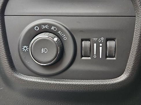 Certified 2025 Jeep Grand Cherokee Summit w/ Luxury Tech Group V AWD/4WD image 24